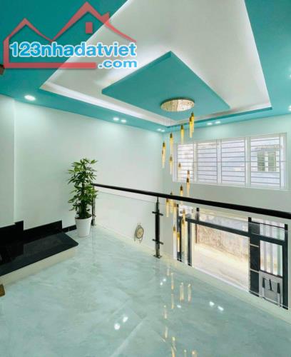 NHÀ KHUÔNG VIỆT 40m² - 2 Tầng - Sát Mặt Tiền Đường - KO Quy Hoạch - nhỉnh 3 tỷ Tân Phú - 2