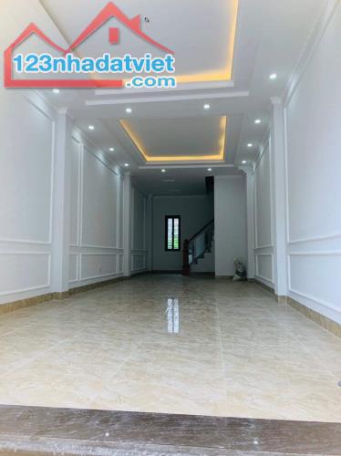 Bán Nhà Yên Sở 48m²*4Tầng, Lô gốc 2 thoáng, Cách đường Ôtô tránh 30m có bãi để chỉ 3,15 tỷ