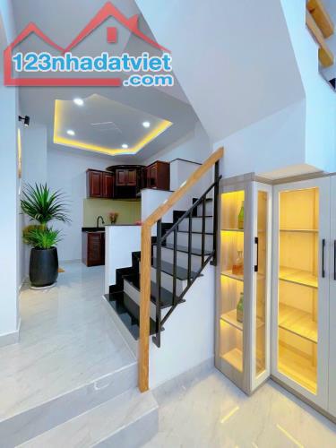 Bán nhà Khu Phan Xích  Long Phú Nhuận nhà 30m2 nhà 3 lầu 2 PN giá trên 4 tỷ - 1