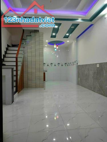 Chủ gửi bán nhà Q.Tân Bình P.15 Tân Trụ hẻm 55// giá 2,7 tỷ/32m2 1 lầu sổ hồng - 1