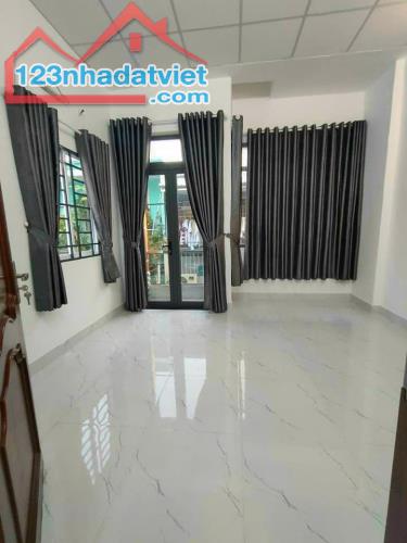 Chủ gửi bán nhà Q.Tân Bình P.15 Tân Trụ hẻm 55// giá 2,7 tỷ/32m2 1 lầu sổ hồng - 2