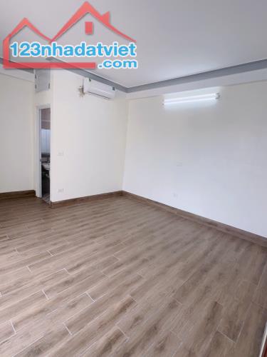 Cho thuê nhà mới xây, số 529/Nguyễn Hoàng Tôn, chính chủ, 2 mặt tiền - 2