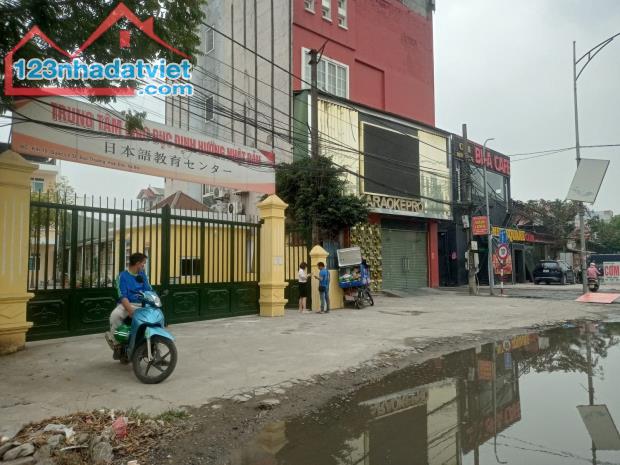 Bán đất Thôn Nội 60 m2 đường ô tô phi vèo vèo giá 3.2 tỷ kinh doanh.