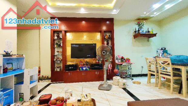 Căn hộ chung cư 250 Minh Khai tầng trung cực đẹp, 78m2 siêu thoáng 2PN, sổ đầy đủ