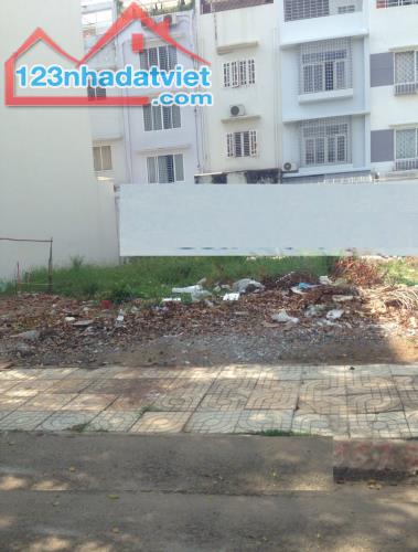 Bán đất đường Nguyễn Văn Linh,P. Bình Thuận Quận 7, dt 10x10m, giá 21,5 tỷ