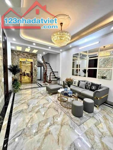 Xuân Đỉnh - mới - 6 tầng - thang máy - 40m2 - 6,x tỷ - vài bước chân ra ô tô 0904650506