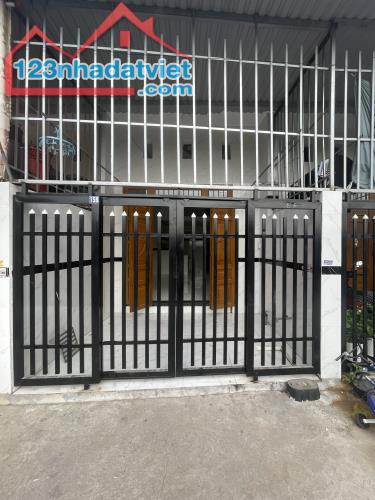 Chính chủ cần bán nhà sổ đỏ chung tại Phường Tân Phước Khánh, Tân Uyên, Bình Dương.