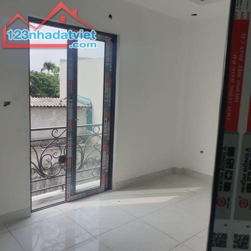 2 tỷ 200 có ngay khẩu Hà Nội. Liên hệ: 0963-834-581 - 4