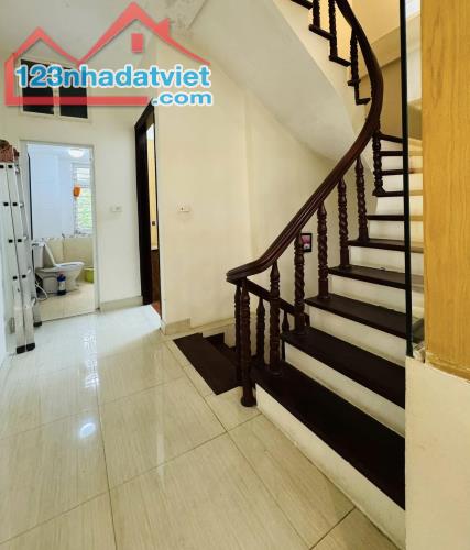 BÁN GẤP NHÀ NGUYỄN KHOÁI-HOÀNG MAI S45m2x4T MT:4m GIÁ:5.4 TỶ