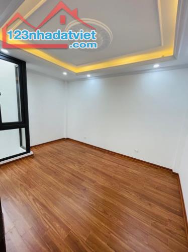 Cần bán nhà mặt phố Lê Hồng Phong,  50m2, 4tầng, 16 tỷ.