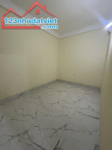 Cho thuê nhà riêng Nguyễn Xiển, nhà riêng Phân Lô, 50 m2 x 5 Tầng,  nhà sạch đẹp giá tốt - 2
