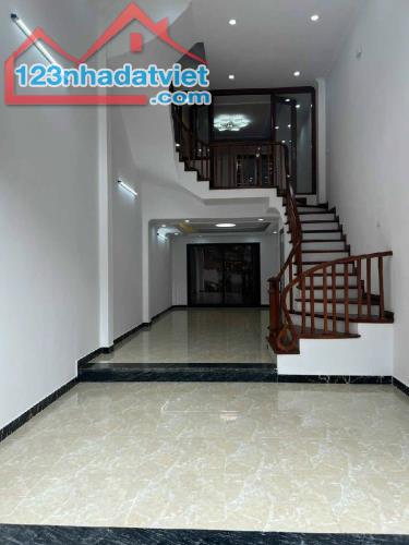 NHỈNH 4,5 TỶ CÓ NHÀ MỚI, ĐẸP 5 TẦNG x 50M2, NGỌC HỒI, GẦN ĐƯỜNG OTO - 1