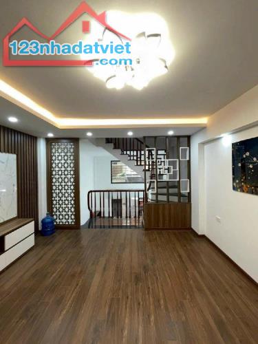 NHỈNH 4,5 TỶ CÓ NHÀ MỚI, ĐẸP 5 TẦNG x 50M2, NGỌC HỒI, GẦN ĐƯỜNG OTO - 2