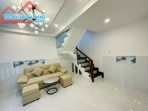 Mặt tiền hẻm Thích Quảng Đức, HXH 7m, 22m2, 4,6Tỷ. - 1