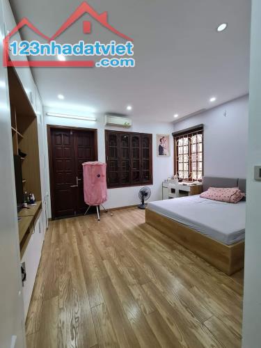 Mỗ Lao Hà Đông, nhà đẹp ở ngay, ô tô đỗ cửa, 32m2, 6.7 tỷ