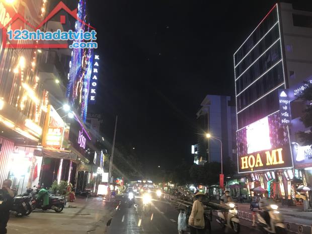 Bán nhà MTKD Sầm Uất Nguyễn Sơn Tân Phú 211m2( 6.5 x 33m) ngộp bank gấp bán giá rẻ - 2