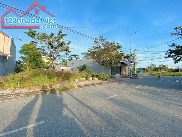 Đất mặt nhựa giá bằng mặt bê tông (5x40) sẵn 100m thổ cư giá 200tr - 2