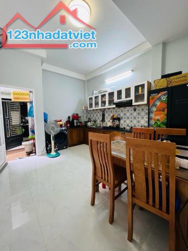 Bán Nhà Đẹp, 2 Tầng, 52m2, Hiệp Phú, Quận 9. Giá Hơn 4 tỷ Thương lượng - 1