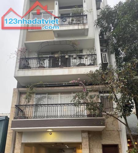 Bán nhà mặt phố Hồ Giám, Đống Đa. 95m2 x 5T x Mt 6,2m. Ô tô kinh doanh Spa VP cho thuê.