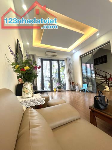 Bán nhà lô góc, ô tô dừng đỗ DT 79.9m2 phố Lý Nam Đế-Hoàn Kiếm  giá chỉ : 25.8  tỷ