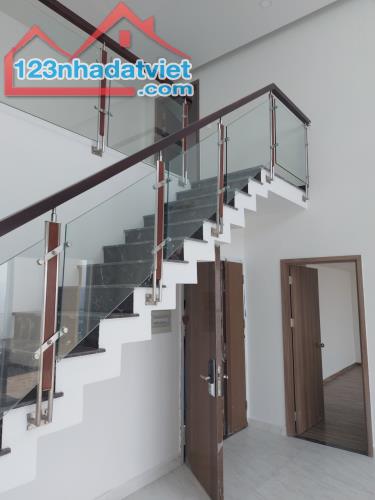 Căn hộ Penthouse 120m2 - nhà trống giao ngay - Phạm Văn Đồng - Gần CV Gia Định - 5.X Tỷ - 1