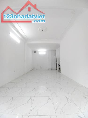 Bán nhà MP Nguyễn Viết Xuân HĐ 2 thoáng, vỉa hè lớn DT 60m2x 4 tầng MT 7.1m2 Giá 17 tỷ - 3