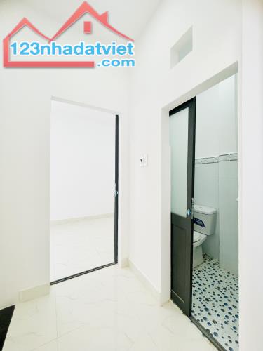 TÂN PHÚ – XE HƠI ĐỖ CỬA 60M2, 2 TẦNG Ở NGAY, SỔ A4,, 3PN GIÁ RẺ CHỈ 4,X TỶ. - 4