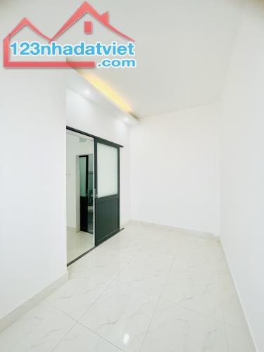 TÂN PHÚ – XE HƠI ĐỖ CỬA 60M2, 2 TẦNG Ở NGAY, SỔ A4,, 3PN GIÁ RẺ CHỈ 4,X TỶ. - 5