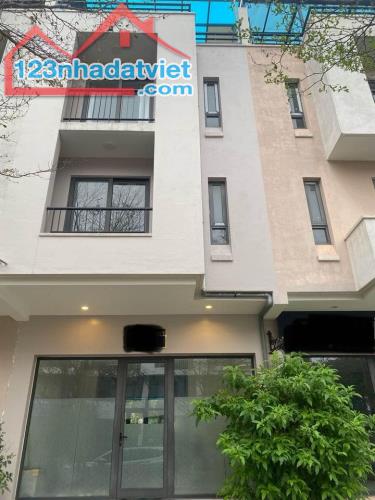 Bán nhà phố 4 tầng Lotus Residences Bãi Cháy, Hạ Long mặt tiền đường to trải nhựa 14m - 1