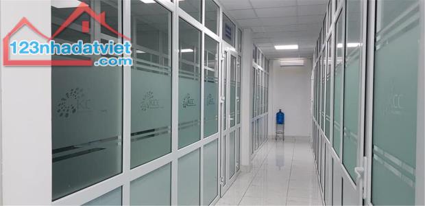 MẶT TIỀN NHÀ XƯỞNG ĐƯỜNG 12M - HƠN 1300M2, NGANG 17M - GẦN ĐẠI HỌC NGUYỄN TẤT THÀNH QUẬN - 4