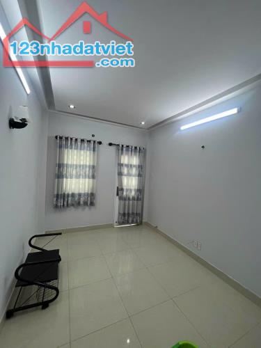 Top nhà nhỏ xinh rẻ 1 trệt 2 lầu Võ Văn Kiệt Q5 TP.HCM - 2