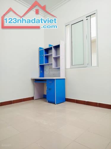 Chỉ 2.15 tỷ có ngay nhà TT Bùi Ngọc Dương - Bạch Mai - sổ to 70m², 2 ngủ nhà đẹp ở luôn - 2