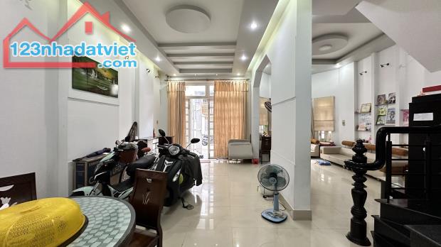 Bán Nhà Sau Trạm Đăng Kiểm Vĩnh Hoà Nha Trang 80m2