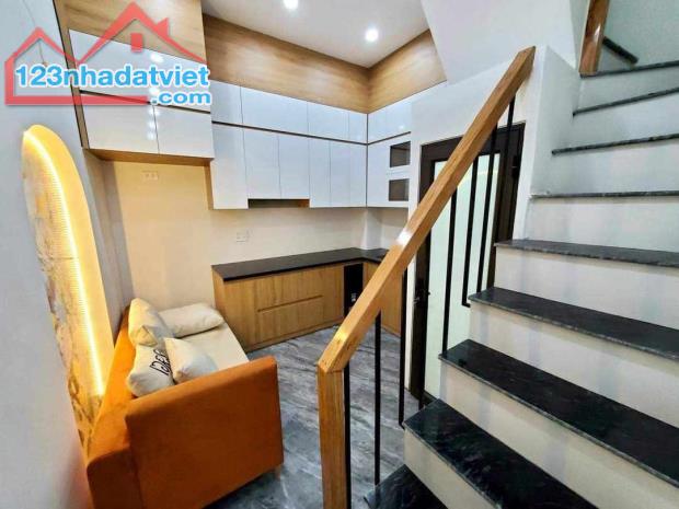 Bán Nhà mặt ngõ Minh Khai, diện tích 34m² x 4 tầng