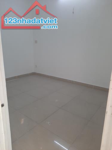 Bán nhà 76m2, đường TÔ KÝ, Quận 12, 1 trệt, 1 lầu, 3 PN, giá 2.85 tỷ còn thương lượng. - 3