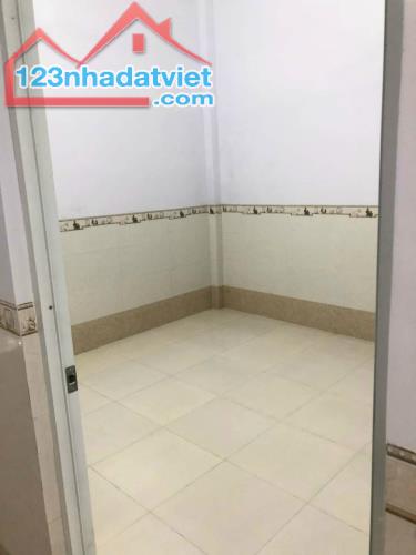 Nhà 3,5 triệu nhà rộng rãi cách hẻm số đỏ 300m - 4