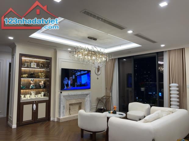 Chính chủ bán hoặc cho thuê căn hộ full nội thất Vinhomes Metropolis Liễu Giai