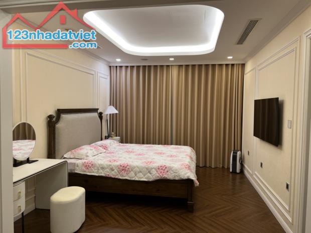 Chính chủ bán hoặc cho thuê căn hộ full nội thất Vinhomes Metropolis Liễu Giai - 4