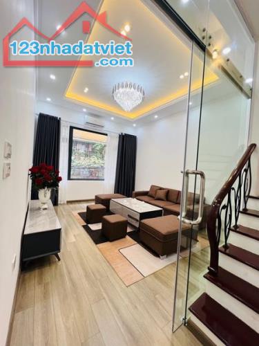 Bán nhà Đức Diễn,  DT 47m², 5T, giá 5.6 tỷ, LH E Đạo 0987501656