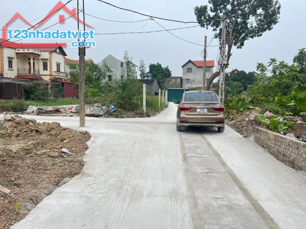 Cần bán lô đất 81,1m2  tại thôn Phú Hưu, Thanh Lâm, Mê Linh, Hà Nội đường rộng 2 oto
