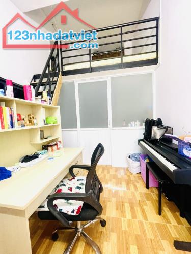 Ông anh bán nhà Chu Văn An, Bình Thạnh DTSD 40m2, 3 tầng, 2PN.