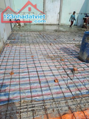 BÁN NHÀ XƯỞNG HƠN 200M2, NGANG 10M - ĐƯỜNG 6M THẠNH LỘC QUẬN 12 - CHỦ CHO THUÊ DÒNG TIỀN - 2