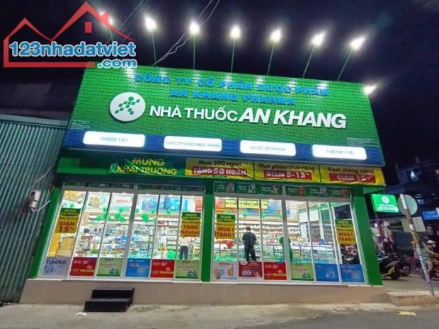 Bán nhà mặt phố Quốc Tử Giám, Đống Đa. 123 m2 x 2T x MT 7,6m. Ô tô, KD xây toà VP.