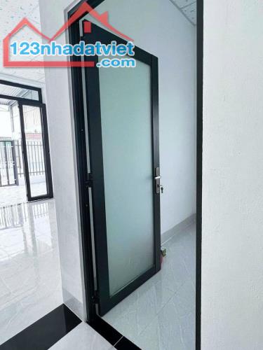 Bán gấp nhà hơn 154m2 mới hoàn công hợp đồng cho thuê 7tr/tháng Củ Chi SHR 820 triệu - 1