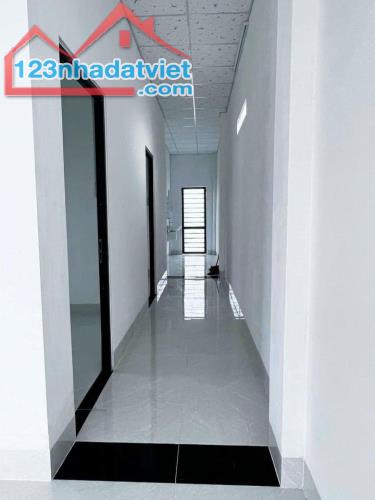 Bán gấp nhà hơn 154m2 mới hoàn công hợp đồng cho thuê 7tr/tháng Củ Chi SHR 820 triệu - 3