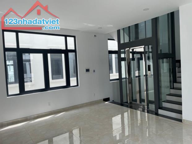 nhà phố vinhomes quận 9 cho thuê nguyên căn 5 tầng-0903257578