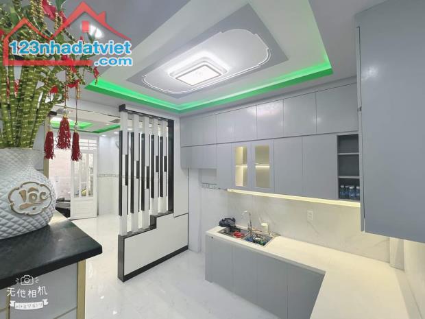 Nhà Nguyễn Văn Yến 32m²  2 Tầng - Không Lộ Giới- Sát mặt tiền đường  Tân Phú  nhỉnh 3tỷ TL