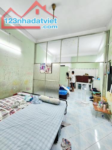 Bán nhà 2 lầu vị trí đẹp mặt tiền đường Âu Dương Lân Phường 2 Quận 8 - 2