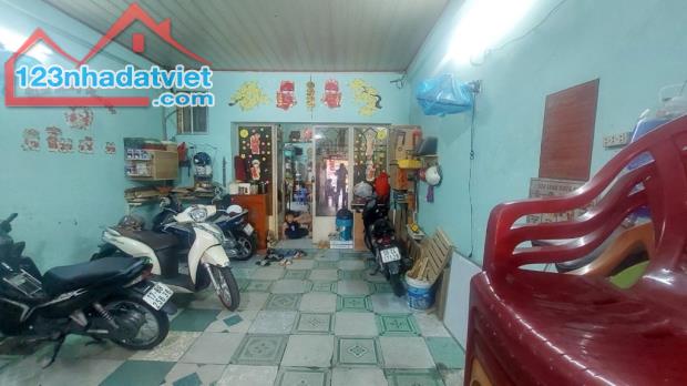 Nhà 6x17m, Giá Chỉ 14 Tỷ, Mặt Tiền Bùi Văn Ba, Gần Chợ, Quận 7 - 1