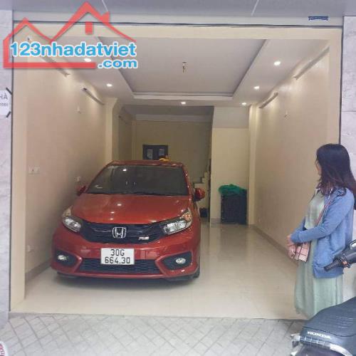 Bán nhà Nguyễn văn cừ 40m  mặt tiền 5m ô tô vào nhà giá 7.5tỉ . - 2